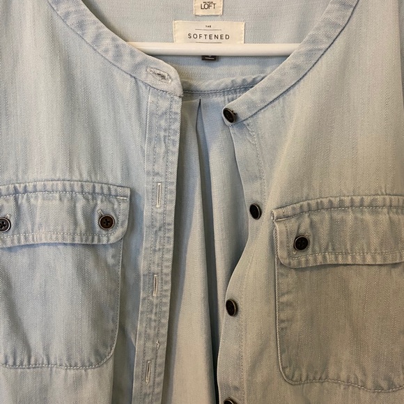 Super soft Loft Button Down - Picture 2 of 4